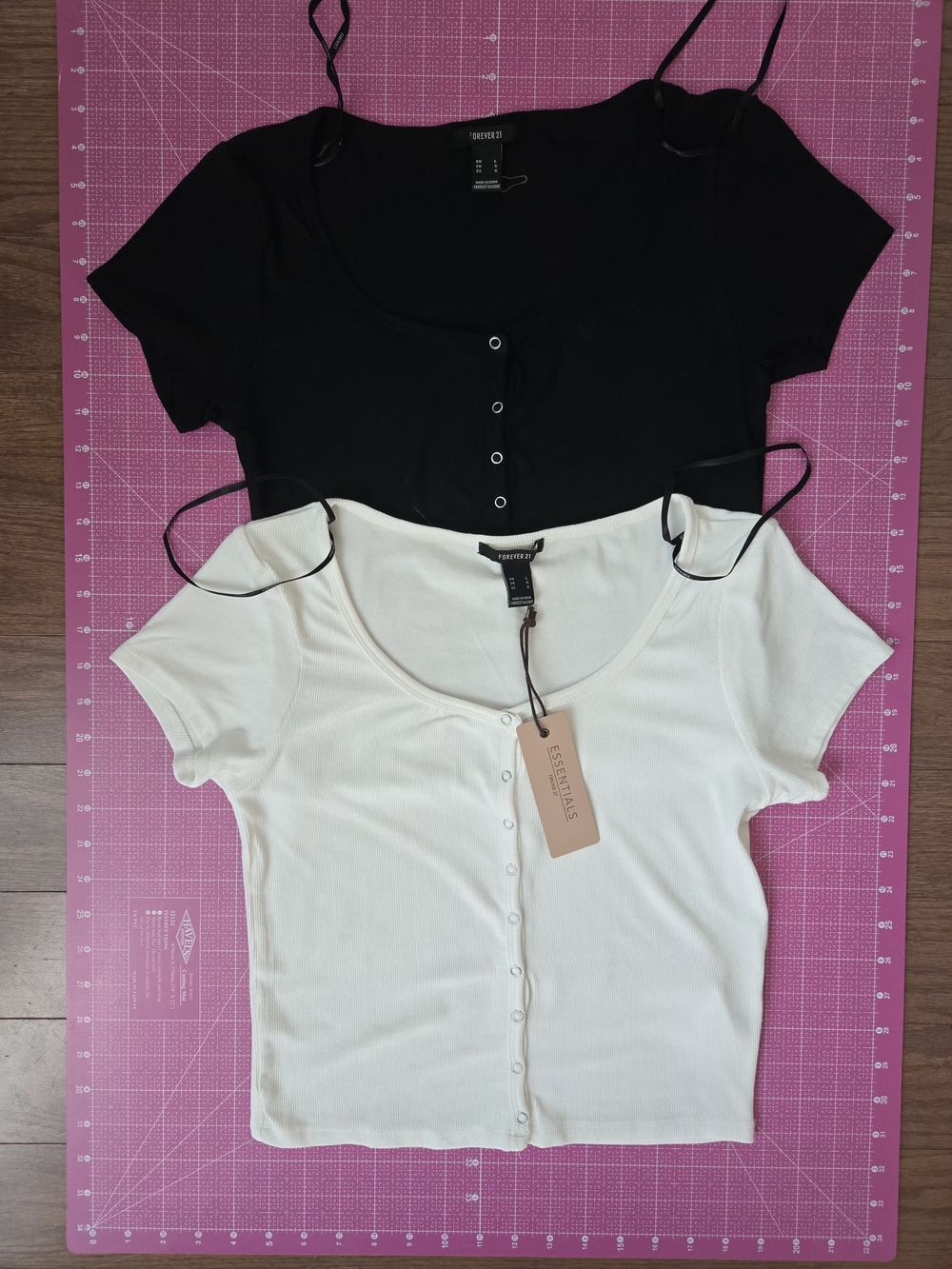 Essentials Women’s Short Sleeve Button Front Top - Black & White US L